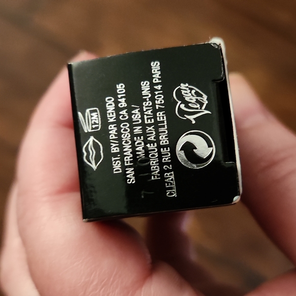 Kat Von D studded kiss lipstick 💋 - Picture 5 of 6